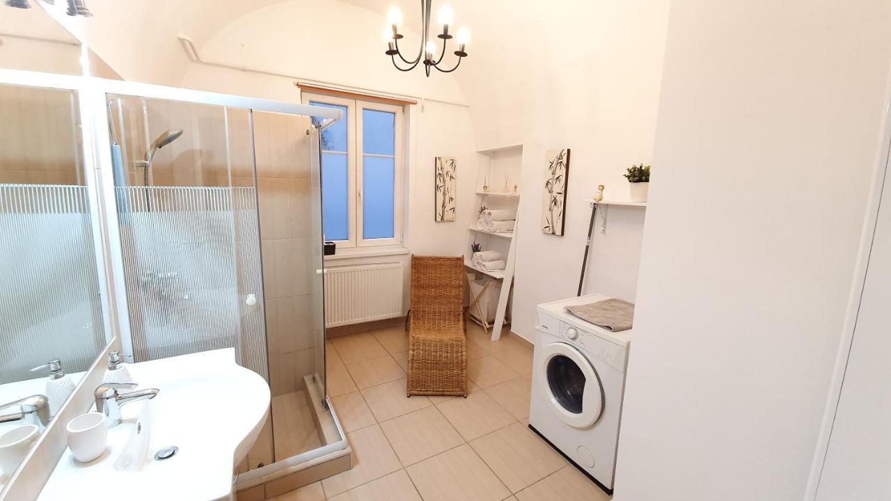 Varkeruelet Apartman Шопрон Экстерьер фото